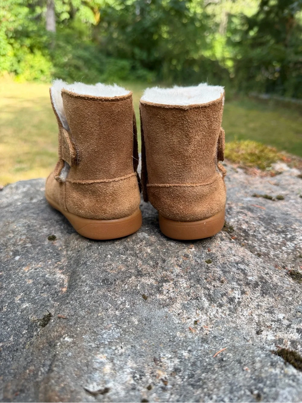 Toddler Keelan Uggs! in Chestnut  Size 8